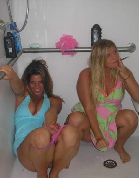 Pics Of Women Pissing 37