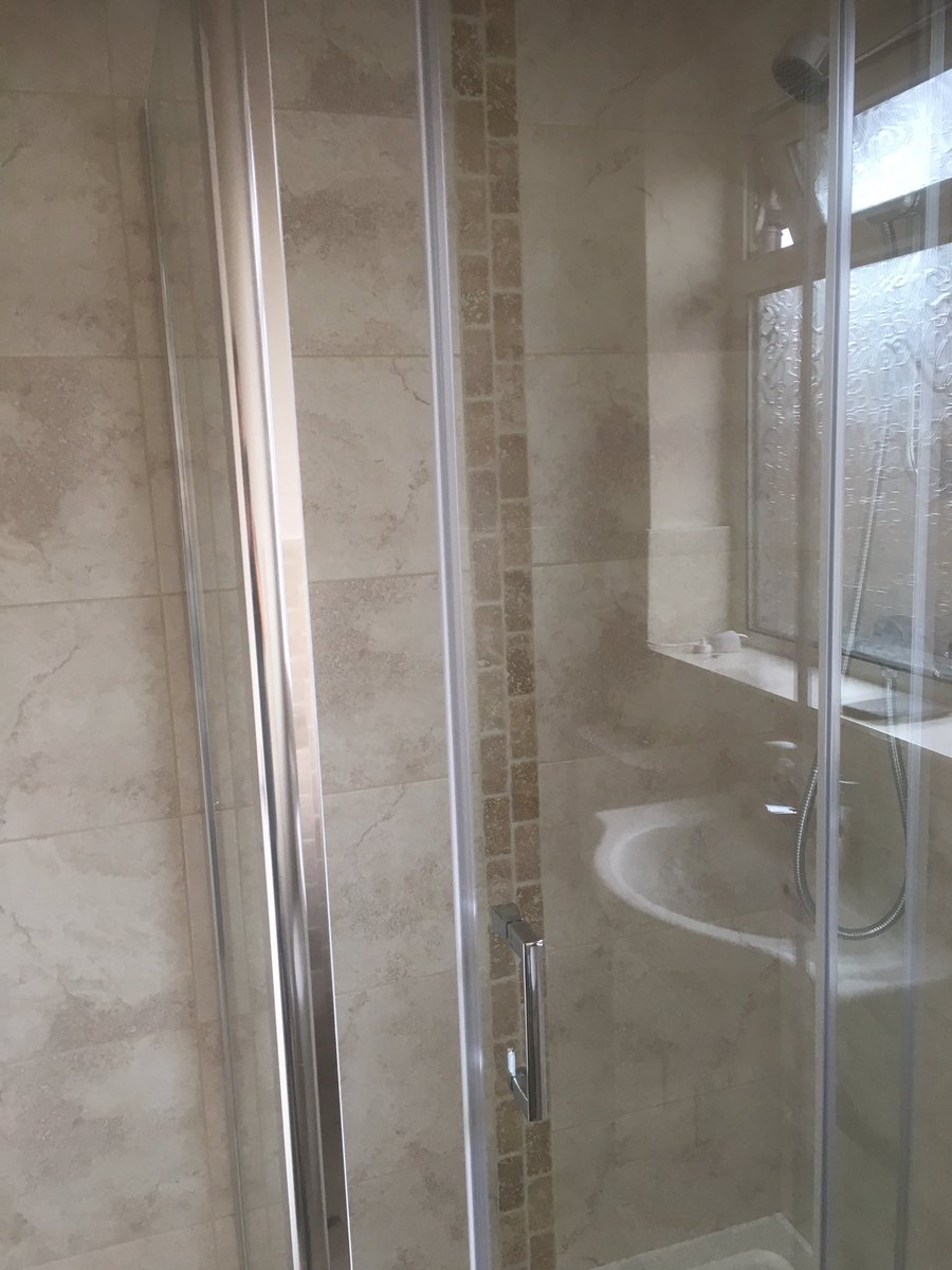 leedstilers's tweet photo. @leedstilers @Andrews_Tiles @BALtiling @LovingLeeds tiles from #andrews #nicelook #toptiling #goodjob https://t.co/CF3yRa9Ipn