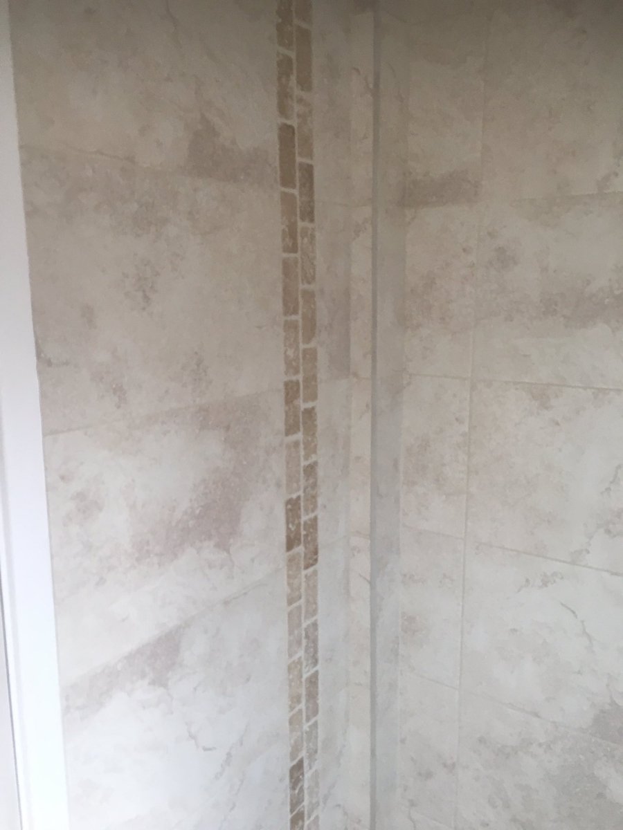 leedstilers's tweet photo. @leedstilers @Andrews_Tiles @BALtiling @LovingLeeds tiles from #andrews #nicelook #toptiling #goodjob https://t.co/CF3yRa9Ipn