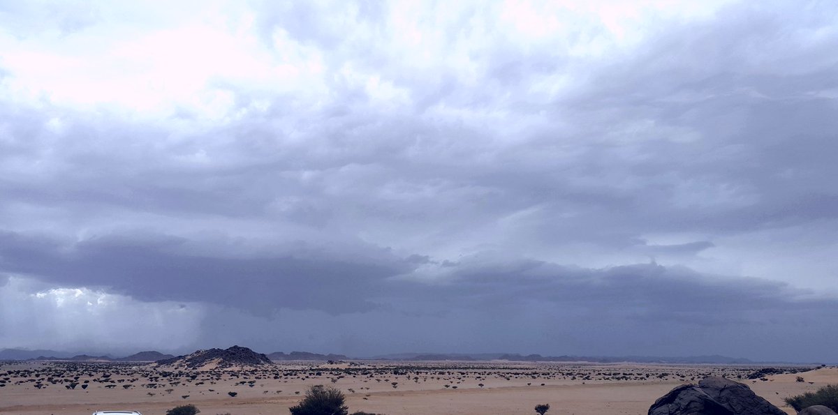 gaeed2233's tweet photo. @NajranWeather قبل الغروب شرق ثار... نجران https://t.co/7lR9lpdKFd