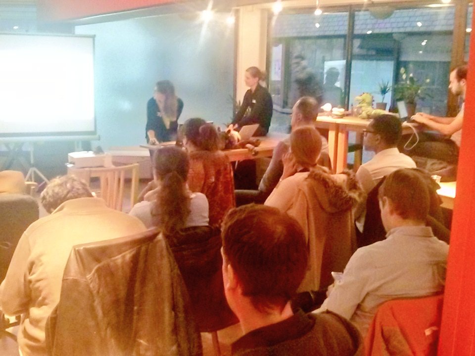 neocamino's tweet image. Démo big mojo de @Jimdo_fr à @LaCordeeRennes avec @ClenoWeb et @CuicCreation pour les #webdays