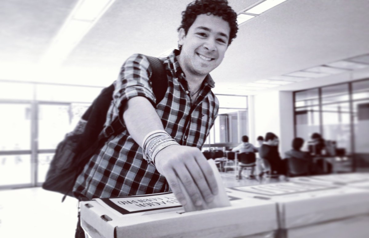 AlanAvilaMagos's tweet photo. Hoy ejercí x última vez mi voto en las elecciones para elegir las sociedades de alumnos de la @anahuac!
#FESAL #APyG https://t.co/AxcZuGVKiA