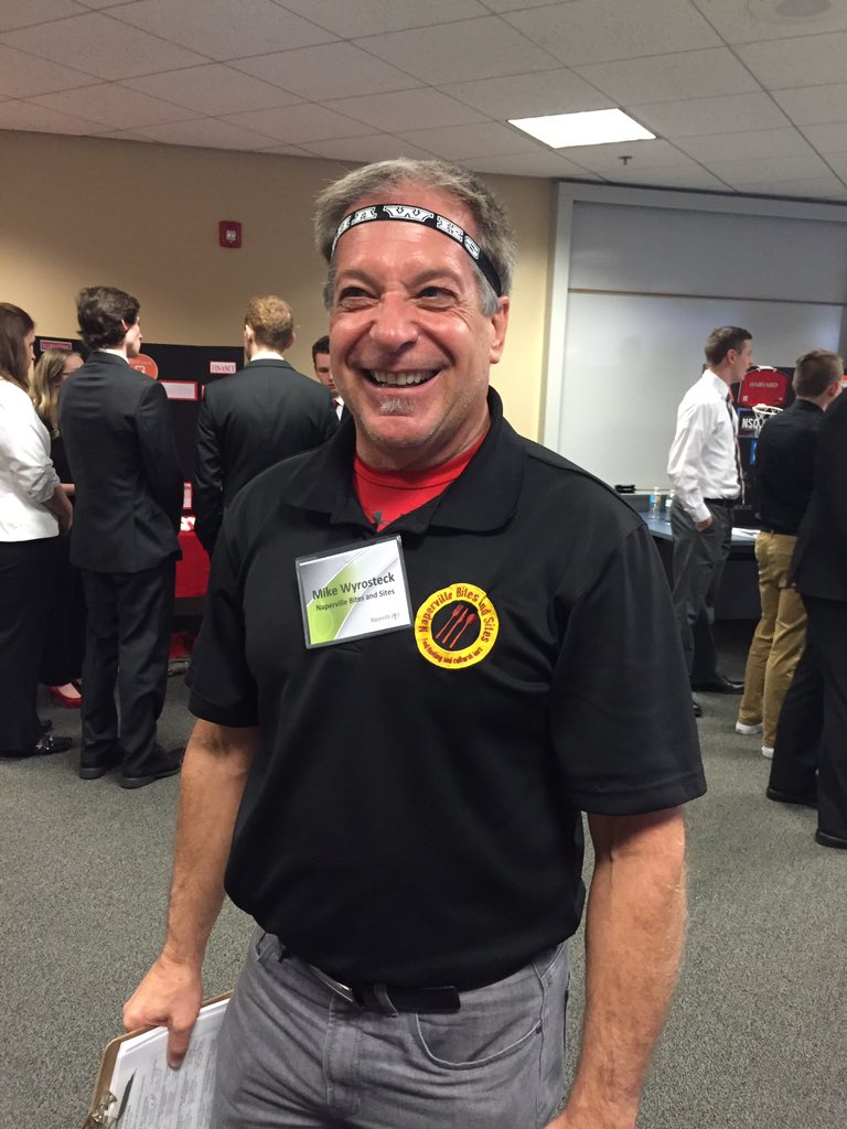 HawkBandz's tweet photo. judges at the trade show know what's up https://t.co/Gfw7foSpWH