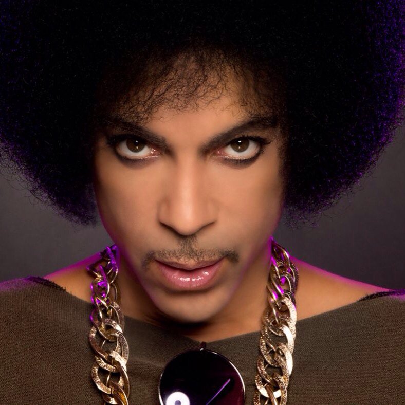RitaPaloscia's tweet photo. L'anno triste del #rock 
#kiss #princeroyce 💜 #princeofpop https://t.co/ttz7FAb5TG