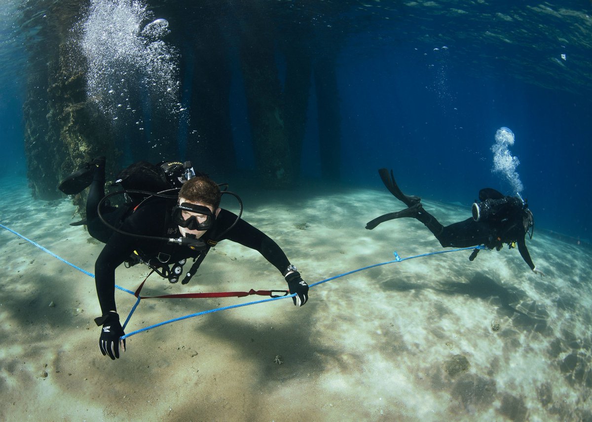 USNavy's tweet photo. Divers highlight interoperability in finding, neutralizing mines - https://t.co/Kv11kCzwVi #IMCMEX https://t.co/ysqvLdRmzC