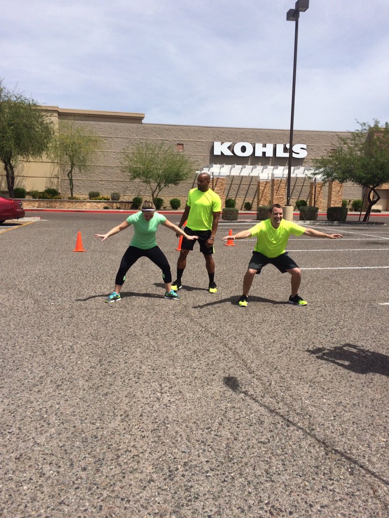 FILAFITUSA's tweet photo. @shauntfitness with our #OppRUNtunity2016 winners at @Kohls in Arizona! #MakeYourMove https://t.co/Q3U4EC7GKS