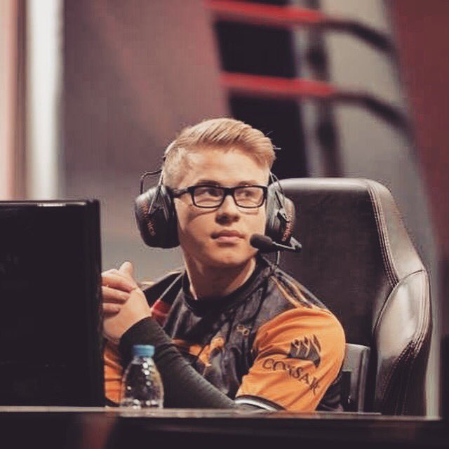 Found this picture from last split, cant wait for summer split to start!

instagram.com/p/BEeRD6wtq7b/