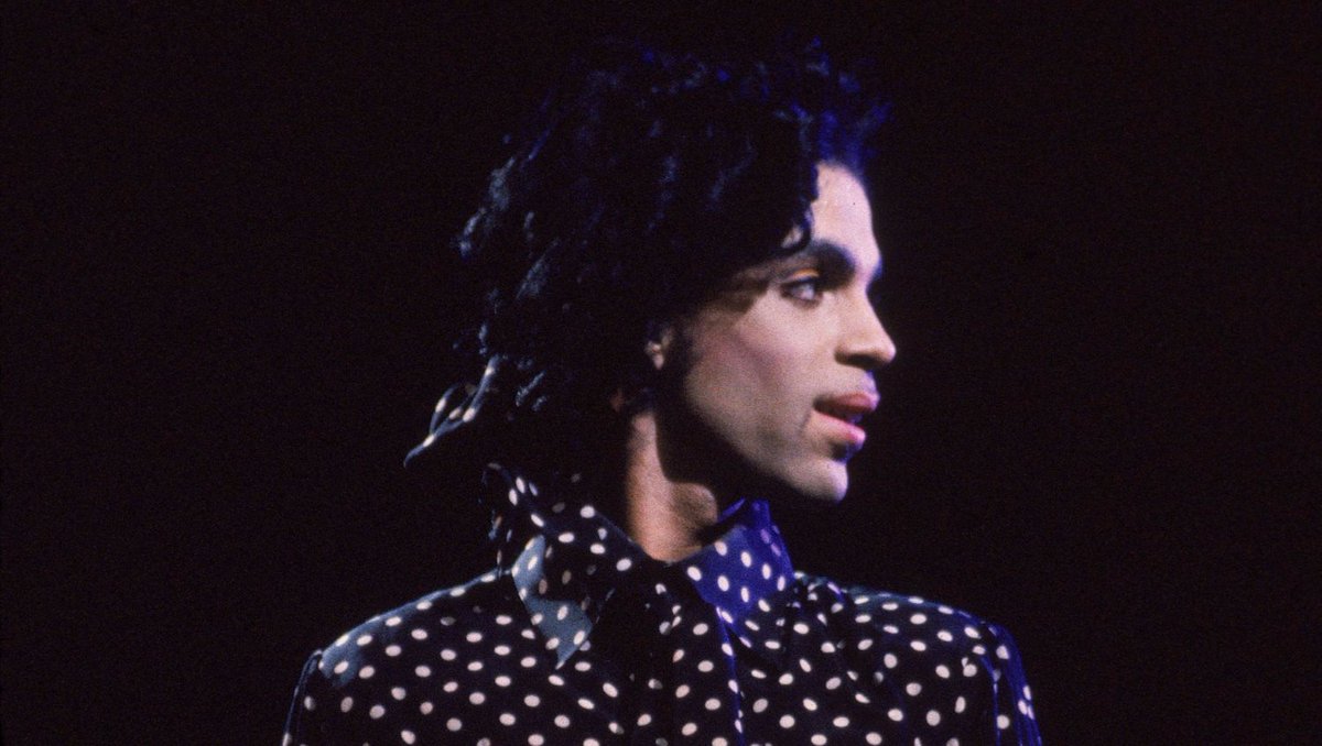 mashable's tweet image. Prince has died. He was a music legend, a cultural icon and so much more: on.mash.to/22R1BWv