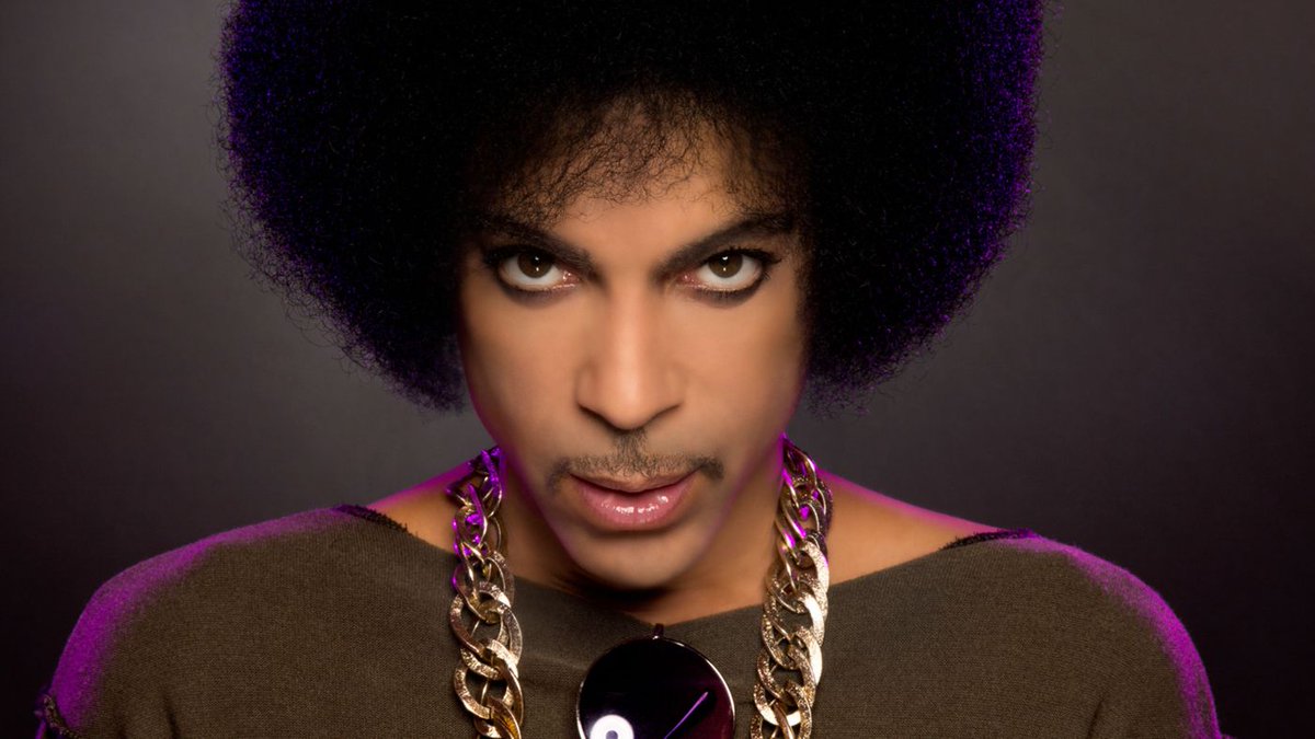 mariamenounos's tweet photo. Tune into @enews tonight 7&amp;11pm for all the latest and breaking info #PrinceRIP @eonline #enews https://t.co/REcGAHLlKn