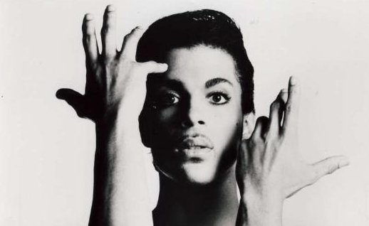 I only wanted one time to see you laughing 
I only wanted to see you laughing in the purple rain #Prince