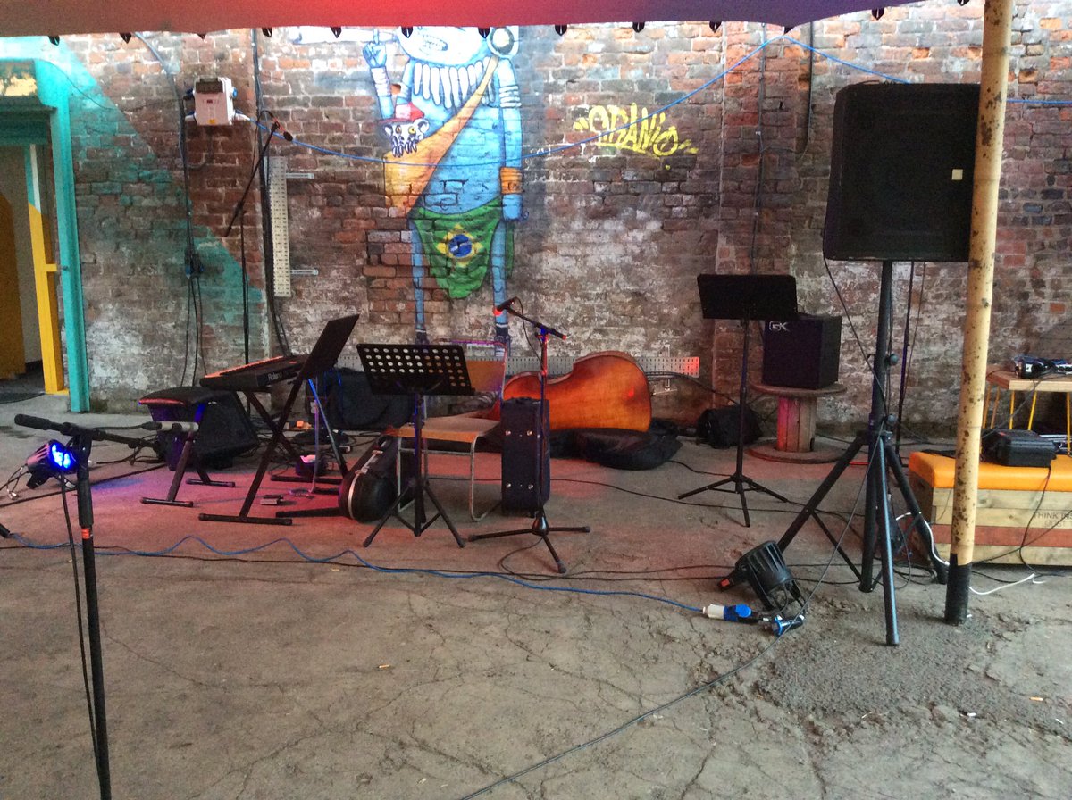PlayersClubL's tweet photo. Tonight live jazz n blues from 8.30PM n BBQ til 10pm @ConstellationsL! And have a drink til the sky turns purple ❤️ https://t.co/xFlerxyy2N