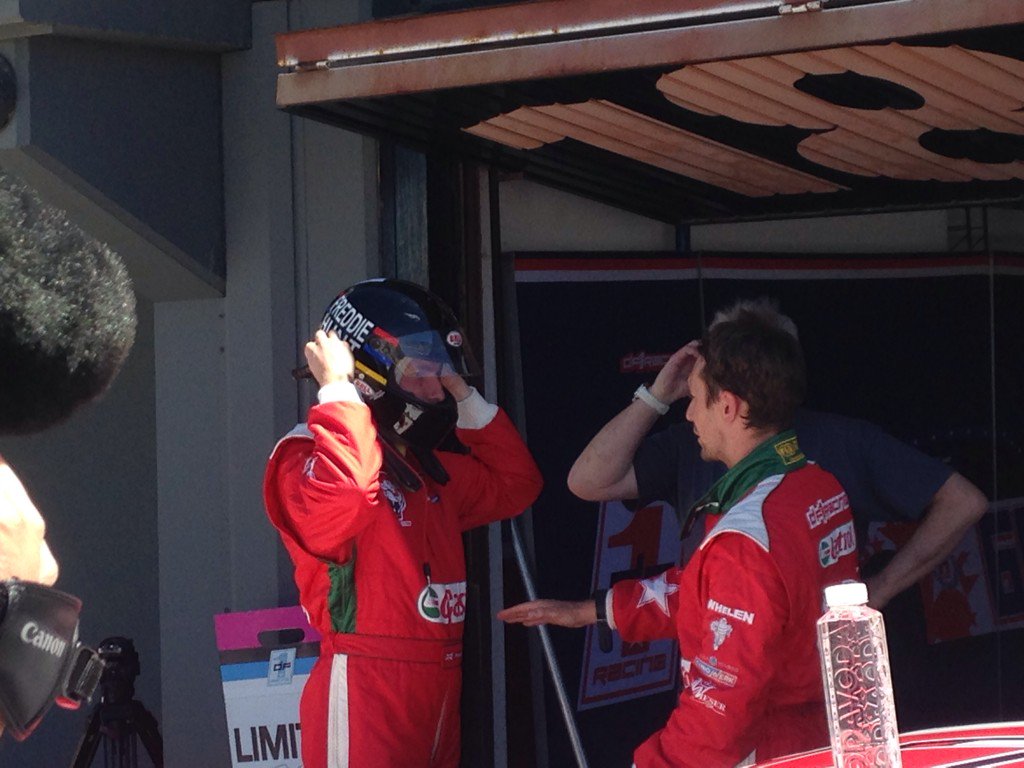 elditre's tweet photo. Spezielle Namen, spezielle Typen - cooler Dreh #huntvslauda #sonsofspeed #Valencia #nascarvalencia #NWES https://t.co/LVMXOmbNz0
