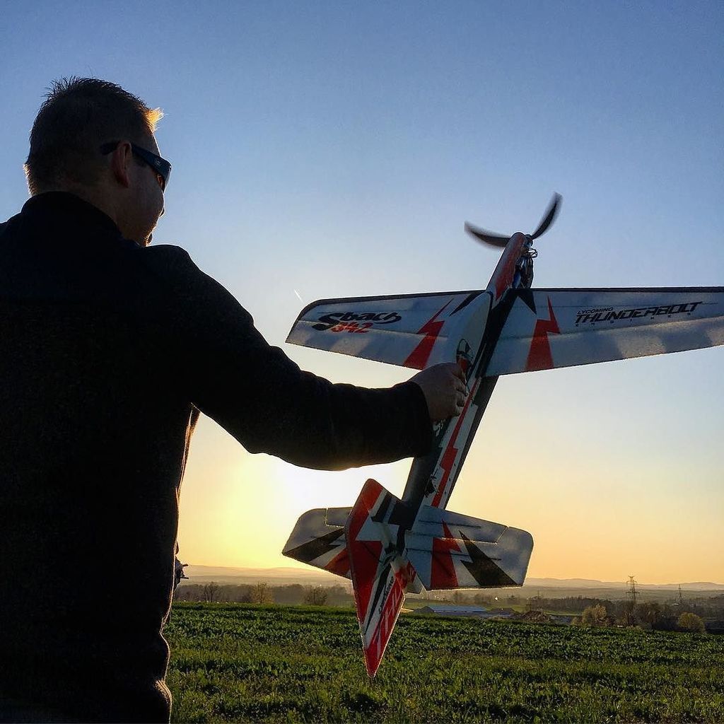 reyosmot's tweet photo. Podvečerní fantazie! #Sbach342 #Launch #Sbach #TechOne #Flying #Acrobat #Acrobatics #RcPla… https://t.co/wAwRu9STrx https://t.co/jiL5nRr6b9