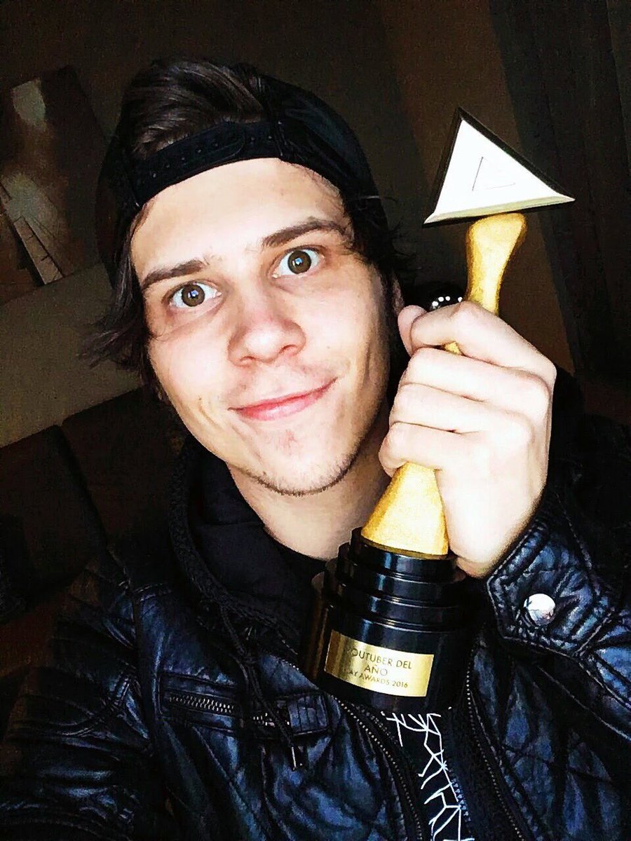 RU3ELANGEL's tweet photo. RT Si estas orgulloso de Ruben https://t.co/Nb9m3R9u1z