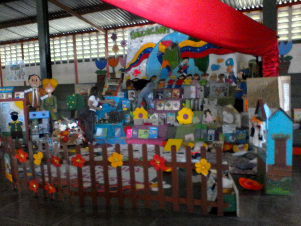 La lectura nos hará libres. Semana del Libro. Mcpio San Cristóbal <a href="/SilvaEleazarL/">Eleazar López Silva</a> <a href="/rodulfohumberto/">Rodulfo H. Pérez H.</a> <a href="/HumbertGonzale1/">Humberto González</a>