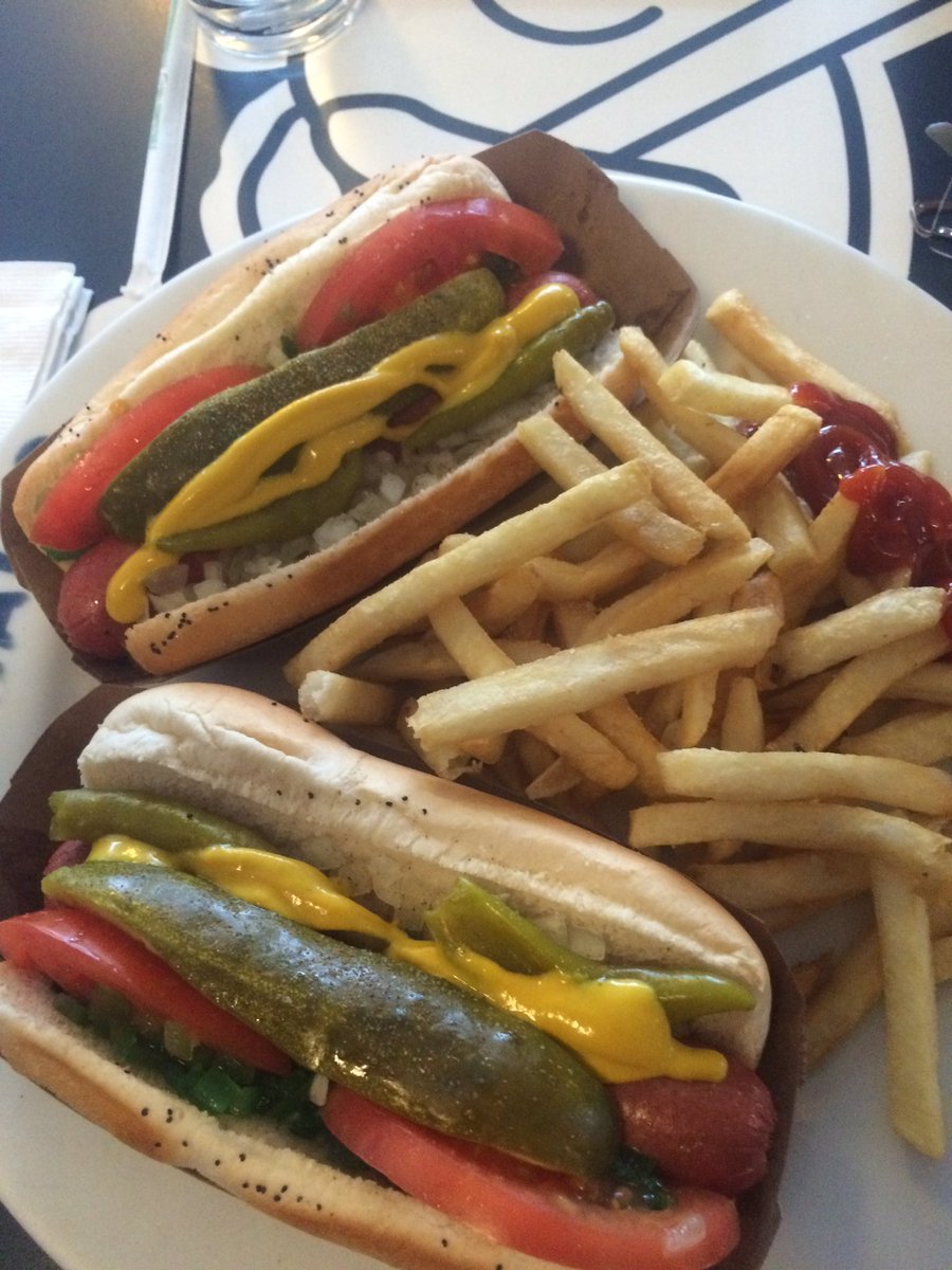 interactivejd's tweet image. Pros &amp;amp; Cons to being delayed at O'Hare