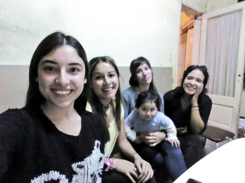 FloorNoblega's tweet photo. Con unas lindas, Ayer💜 https://t.co/1wZyVOdnwD