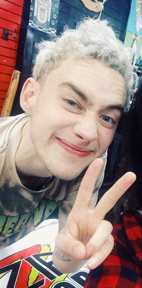 picsofolly's tweet image. 