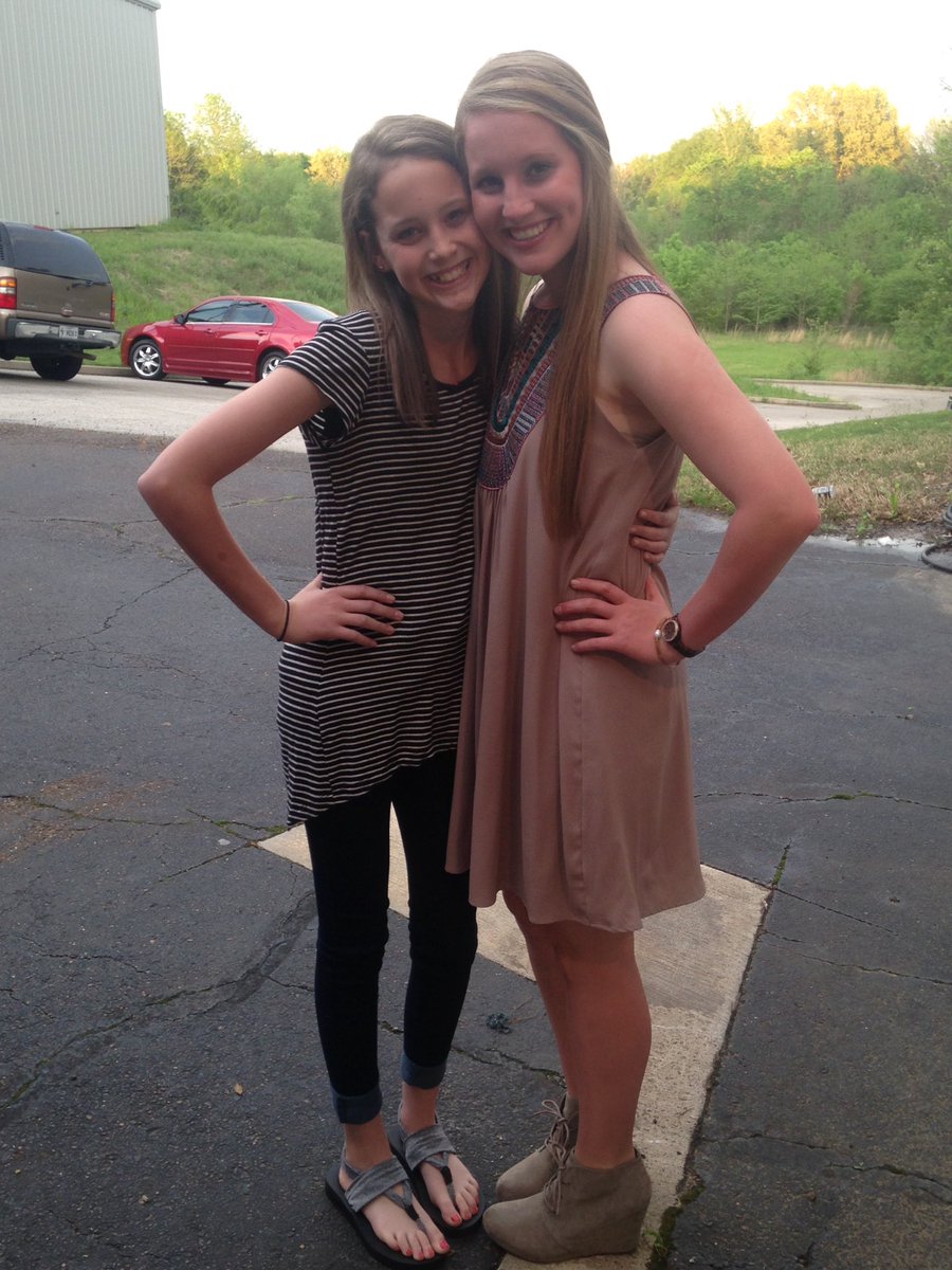 alaughter0999's tweet photo. @TheBurgSports π banquet #lhshoops https://t.co/sWlxqz6zIt