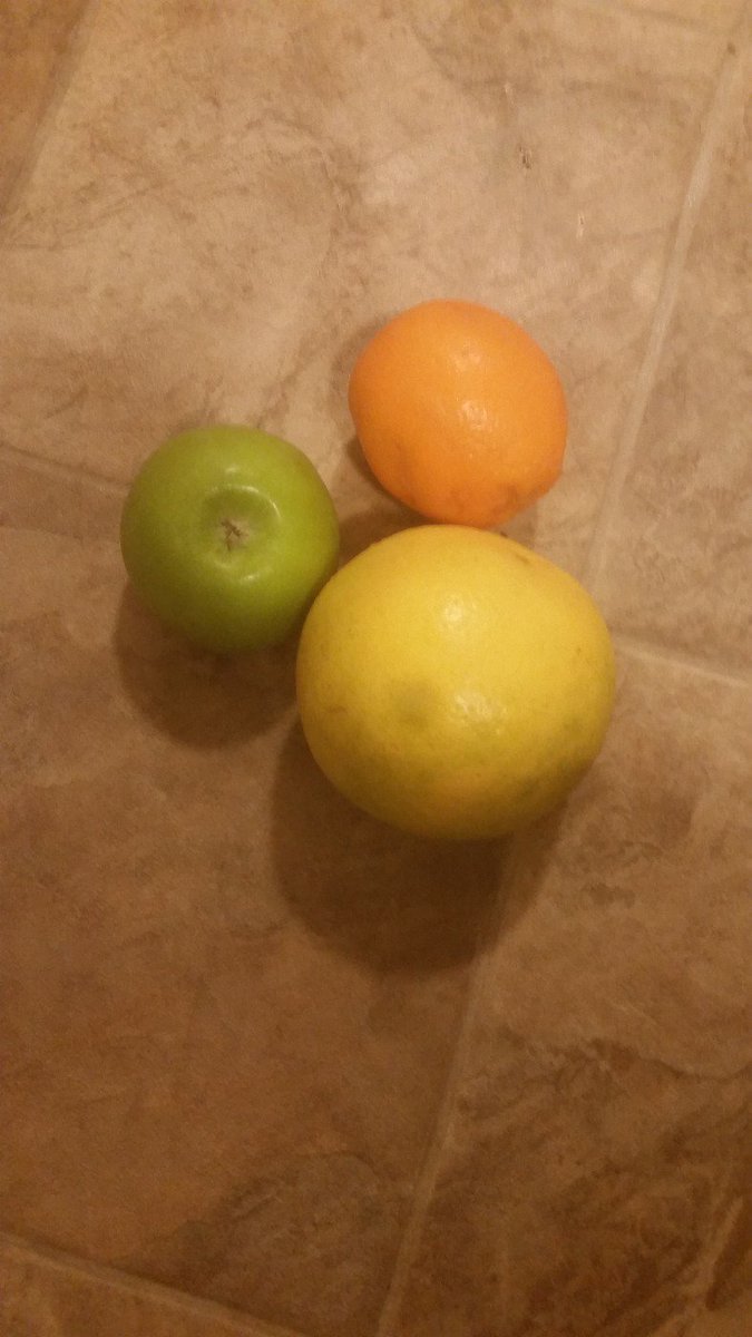 Frantzy_Tisme's tweet photo. Some fruits r globalized! Edible Arrangements is 1 comp who use fruits from other countries.. pros &amp; cons #socy16 https://t.co/0akuYMRwWU