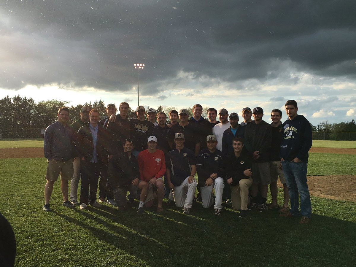 thebaseballcru's tweet photo. Throwback Thursday! Welcome back to the field graduating classes! ⚾️ #foreverasader @BaseballHelias @heliascatholic https://t.co/7zywJpKahI