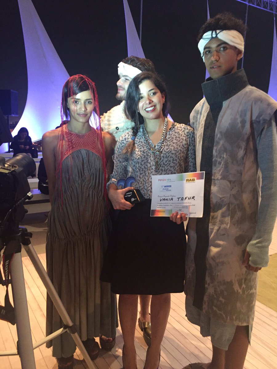 MaribelToledo's tweet photo. @TafurVania ganadora del Concurso Jóvenes Creadores de #PeruModa2016 se va a China #TalentoNacional @Promperu https://t.co/PyDNQgFyPW