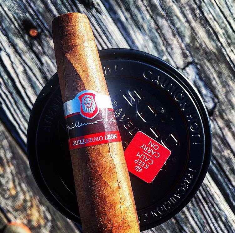 #LaAuroraCigars are always the best choice! [Pic by @davidcrockett] #LaAuroraReserve