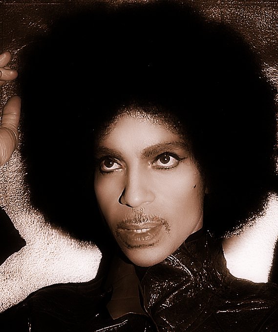 Rip Prince Rogers Nelson... ♔♔♔ <a href="/Prince/">Prince</a> <a href="/DrBrianMay/">Dr. Brian May</a> #Queen ♔♔♔ ► queenrockband.blogspot.com/2016/04/the-si…