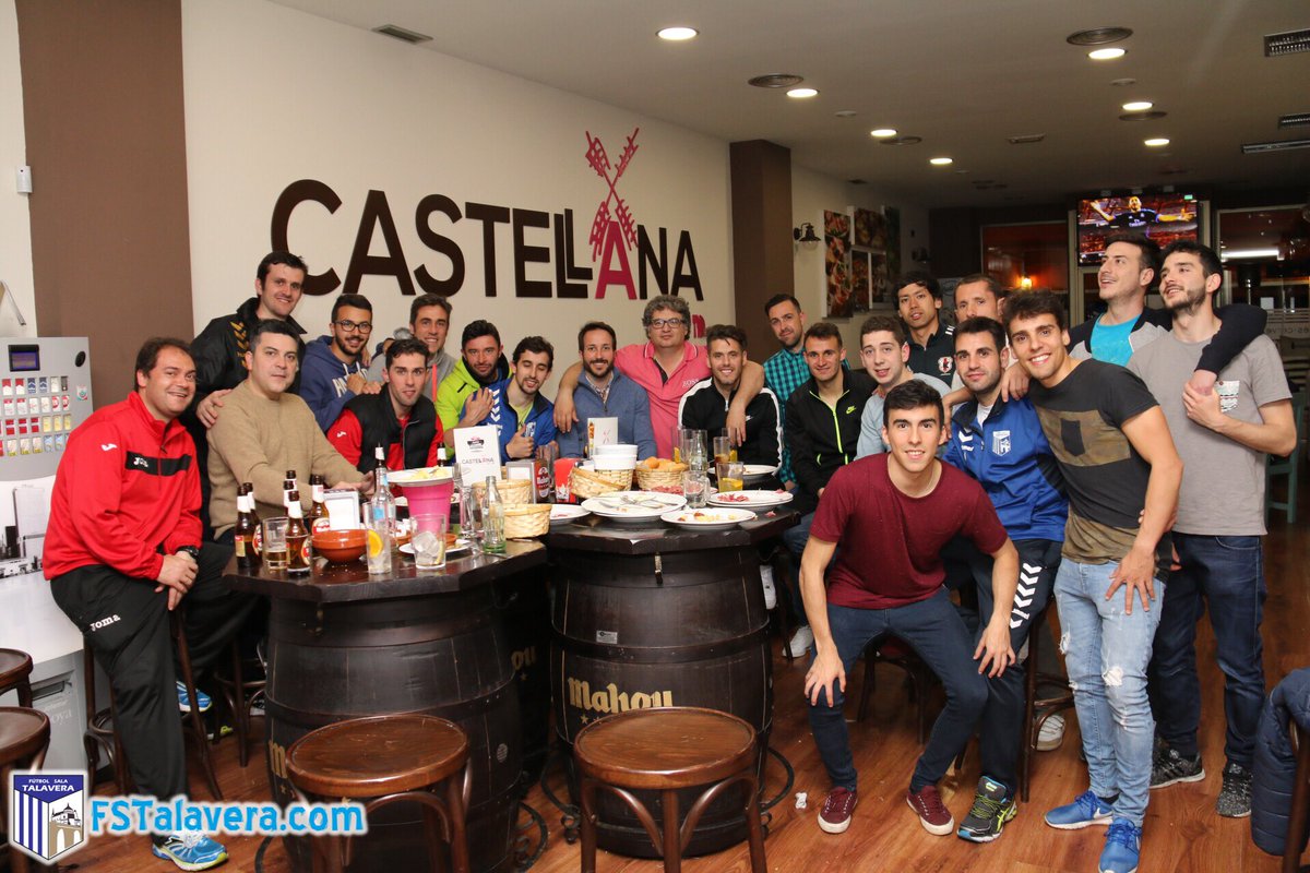 FS_Talavera's tweet photo. Nuestra primera plantilla hace piña y disfruta de un aperitivo por cortesía de nuestros amigos de @CASTELLANA_CCT. https://t.co/4UuFljhddi