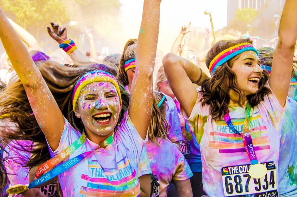 Lignano Sabbiadoro, prima spiaggia italiana ad ospitare "The Color Run Sunset Edition"