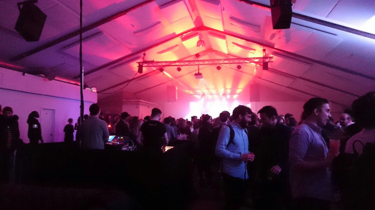 StephBirdDesign's tweet photo. After party at D&amp;AD, drinks on the house! #DandAD16 #graphicspca #graphicdesign #design #festival https://t.co/W6aZVtHEgq