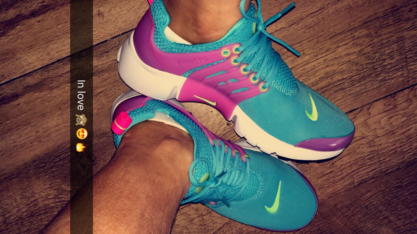 Gamma blue pink nike presto top