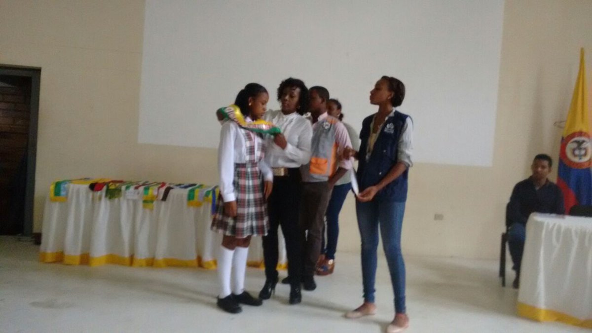CGDChoco's tweet photo. EL 12 de abril la Contralora posesiono a los personeros y Contralores Estudiantiles. https://t.co/Y3QrUIqSCT