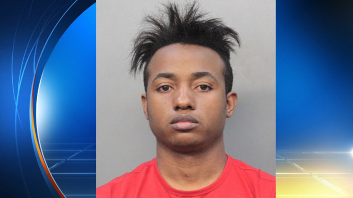 Burglar grabs woman by throat, asks 'where the weed is,' police say bit.ly/1TlJ55U?utm_me… https://t.co/OZUbbwORkZ