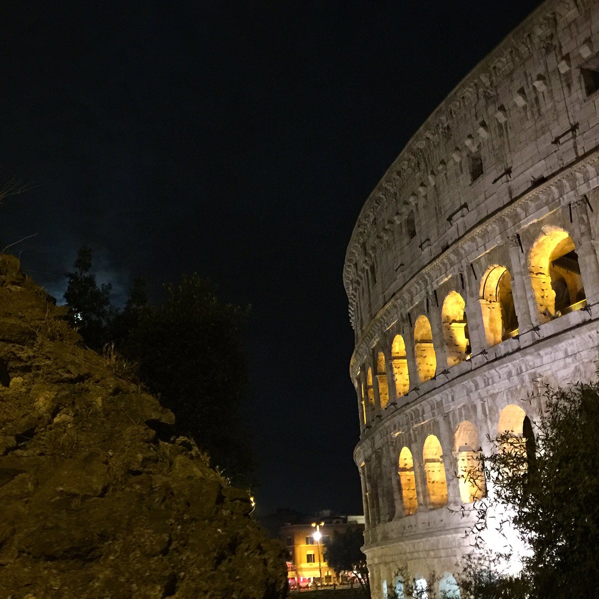 Matt_Dominguez's tweet photo. The Roman Colosseum by night. https://t.co/OzhOGYCxcR