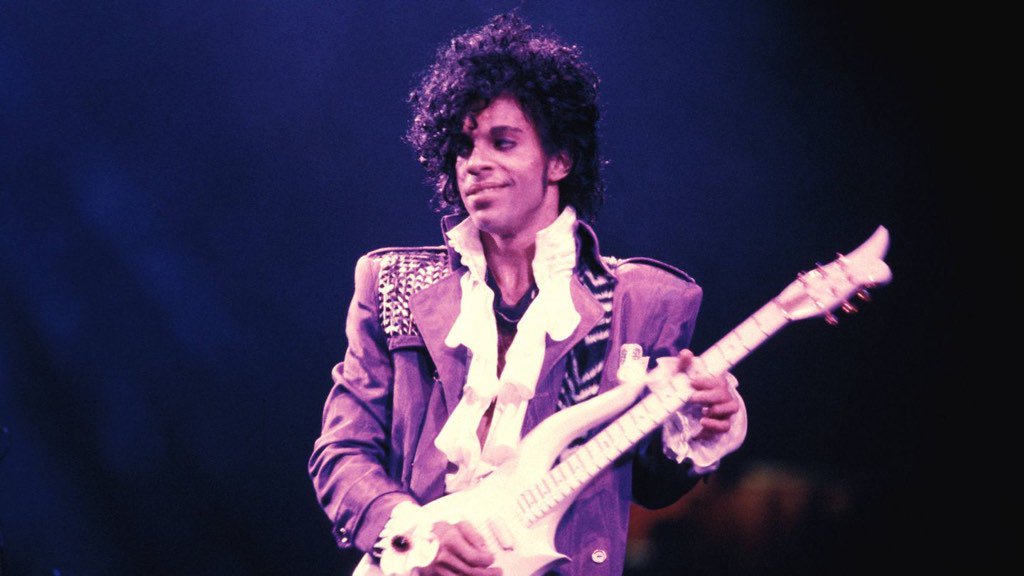 mtvspain's tweet photo. #Prince y su música siempre estará con nosotros #DEPPrince https://t.co/vGDId2kJ5J https://t.co/YH7nimxOA3