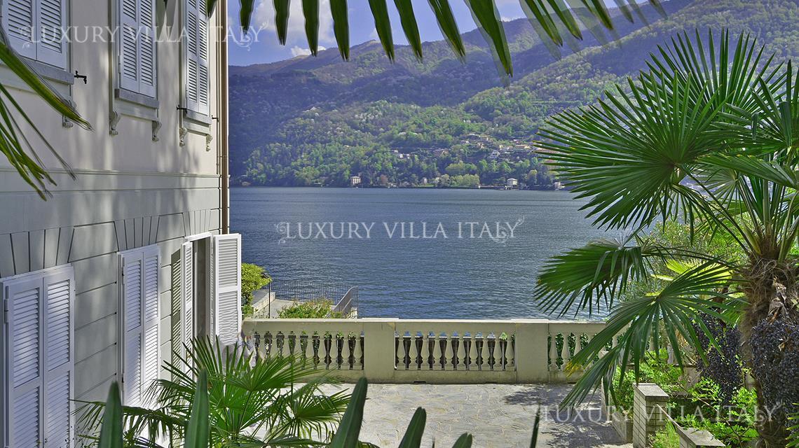Продажа виллы в стиле либерти на озере Комо с причалом luxuryvillaitaly.ru/villa-v-stile-…