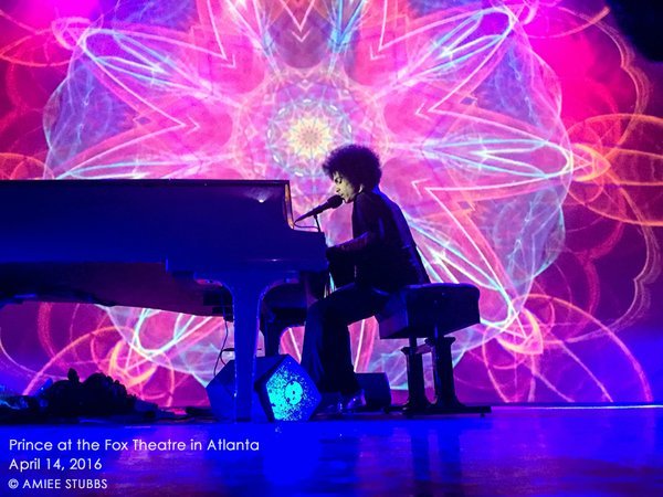 girl_iowagirl20's tweet photo. #PurpleReigned in Atlanta 4/14/2016 #PianoAndAMicrophone @VanJones68 https://t.co/Cy9UizyUkV https://t.co/MjEprb6WFS