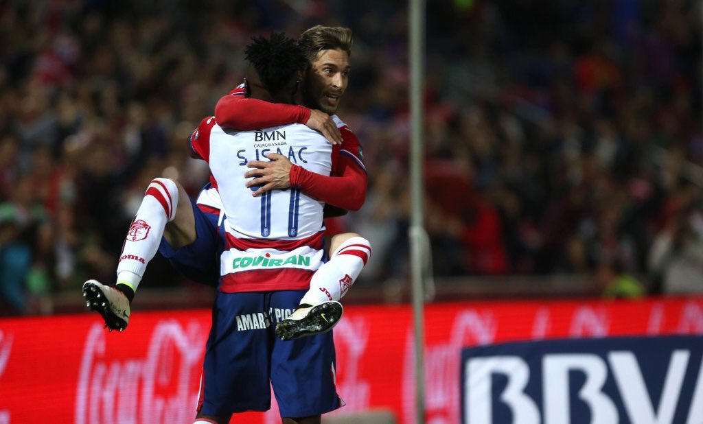rubenrochina23's tweet photo. ¡No podíamos fallaros en el día de hoy! ¡Gracias por vuestro apoyo! Juntos equipo y afición: ¡Vamos mi @GranadaCdeF! https://t.co/tz9TVSFnAs