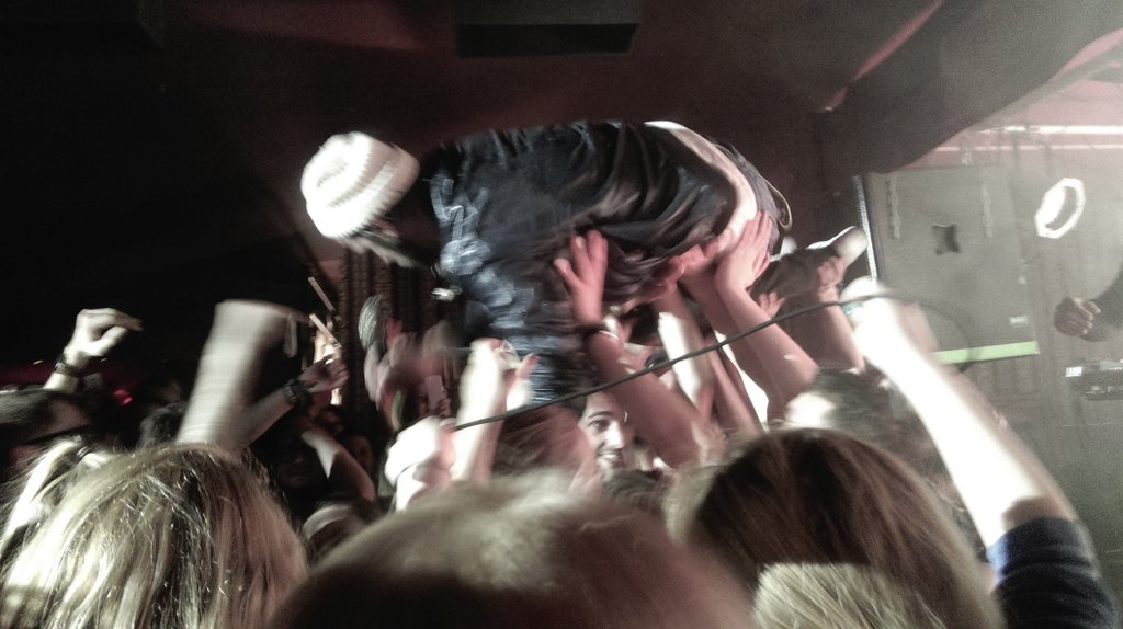 franziscurr's tweet photo. @OKKIDMUSIK Ihr habt gerockt heute. Es war super geil, super laut, und super warm! #OKKID #KIDOK https://t.co/36J0pWApV3