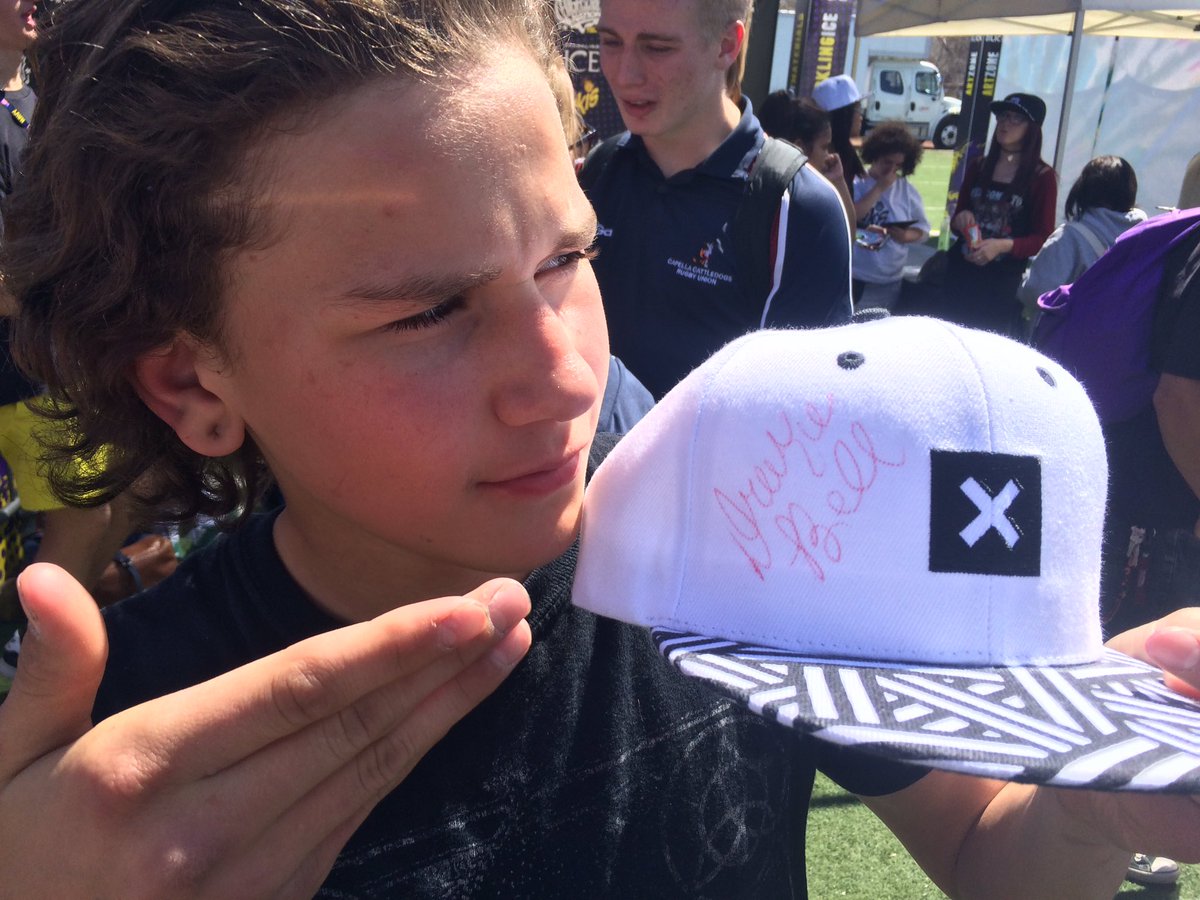 XpertTriangle's tweet photo. @DrakeBell thanks for coming to my school and signing my bros hat it was lit π₯ https://t.co/sGCCsCjjs4