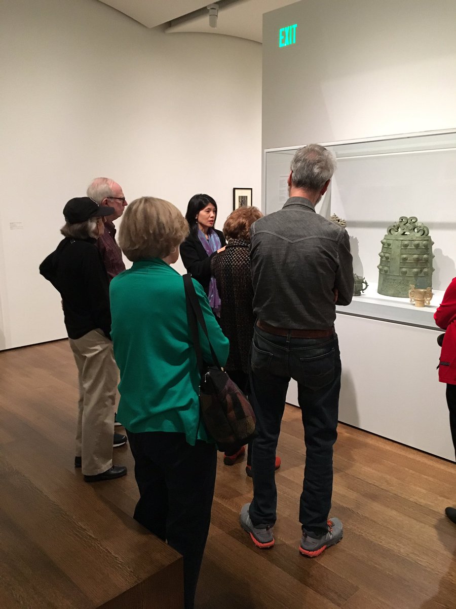 harvartmuseums's tweet photo. Member Tour Highlight: curator Melissa Moy talks about Chinese bronzes as symbols of prestige #HAMmembers https://t.co/8bhMhrzAoV