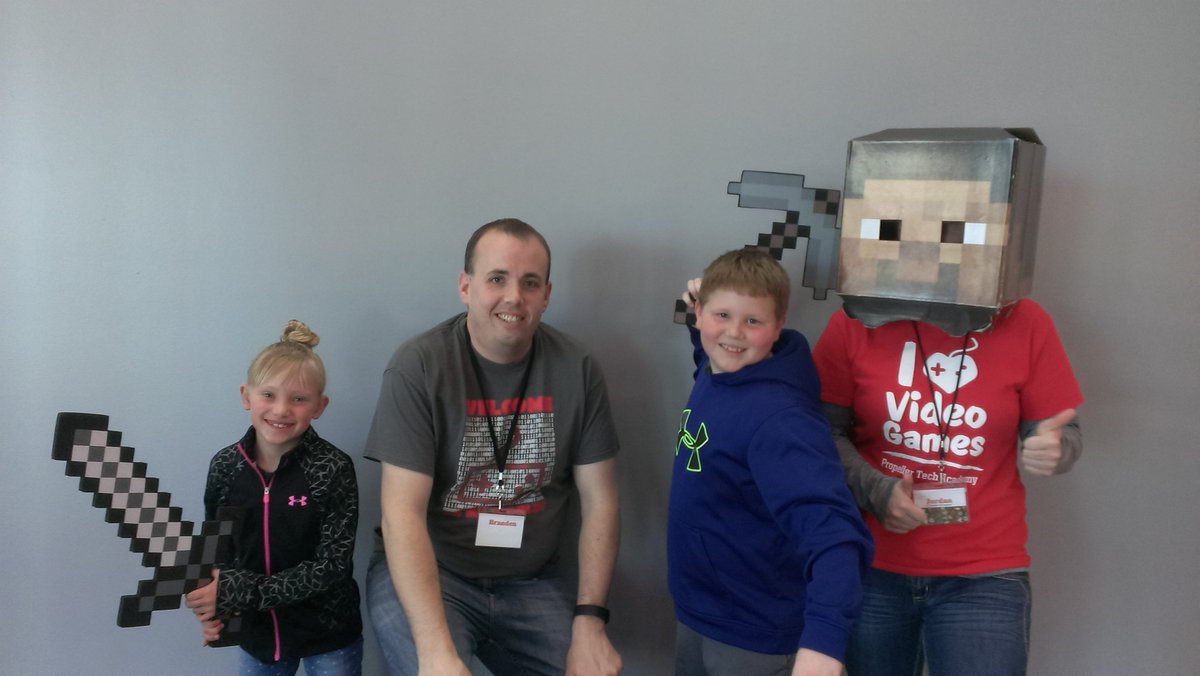 ImElsieB's tweet image. Cannot wait for our upcoming camps in Sioux City, IA and Matthews, NC this weekend!  #LearnCreateBuild #LoadsofFun