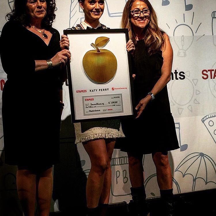 julezdel24's tweet image. Katy donated $1,000,000 to #StaplesForStudents. She has such a big heart ❤️