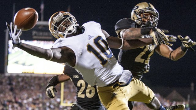 GoldenDomers1's tweet photo. Notre Dame and Purdue have combined for 7 Heisman Trophy Winners (ND 7 Pu 0) 🍀 > 🚂 https://t.co/YR7BZ3OWDU