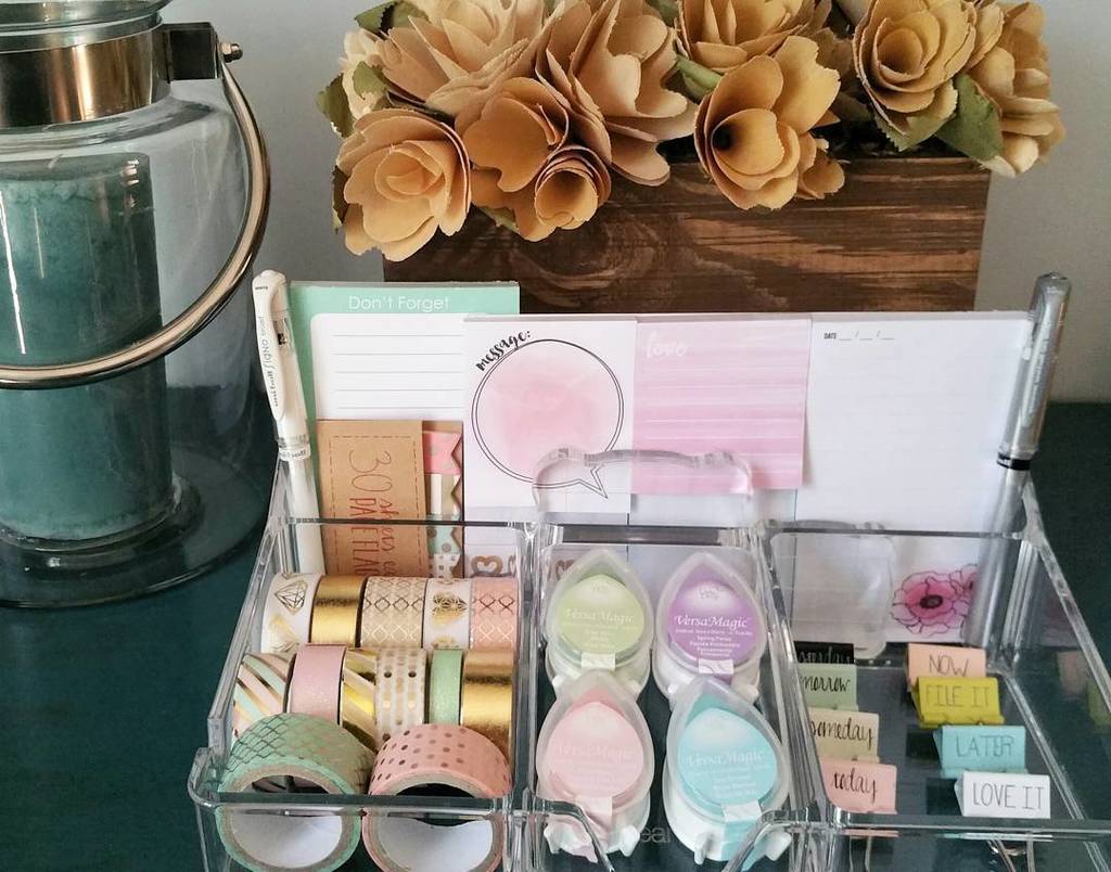 helenjacksonja1's tweet photo. Pretty planner goodies. 🌹 .
#plannergoodies #planneraccesories #stamping #versamagic #pageflags #binderclips #dayde… https://t.co/KeqU0xO8Ha