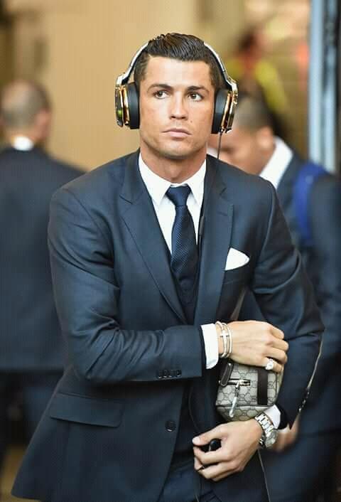 LeopoldHaba4's tweet photo. cr7 gool https://t.co/pNNLMAlaHQ