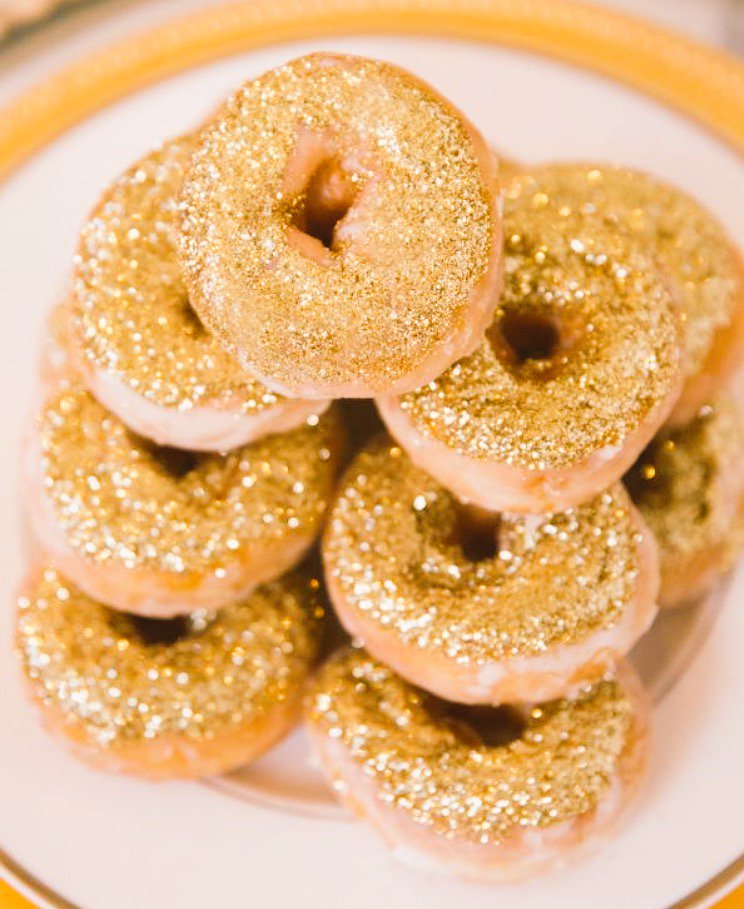 Super sparkly, yummy #doughnuts 💖 a unique &amp;fun alternative to a #Wedding #Cake #Bride #Groom #Yummy #Food #Sparkles