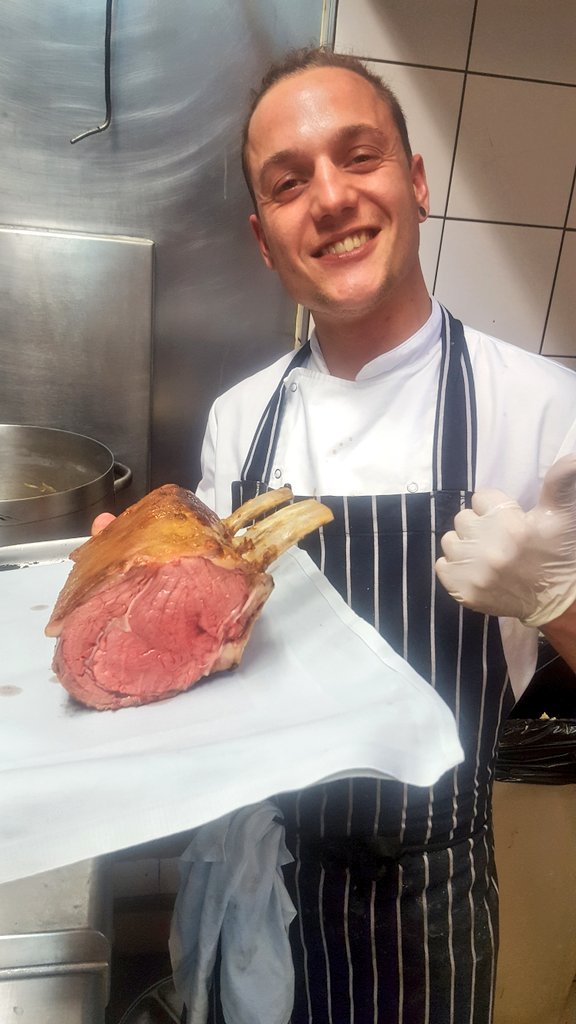 There is a happy french chef <a href="/bistrotdeluxe/">Bistrot de Luxe</a> cooking his favourite thing.
Rack of Veal <a href="/tom_tucker_duff/">Tom Duffill</a> #Frenchlove