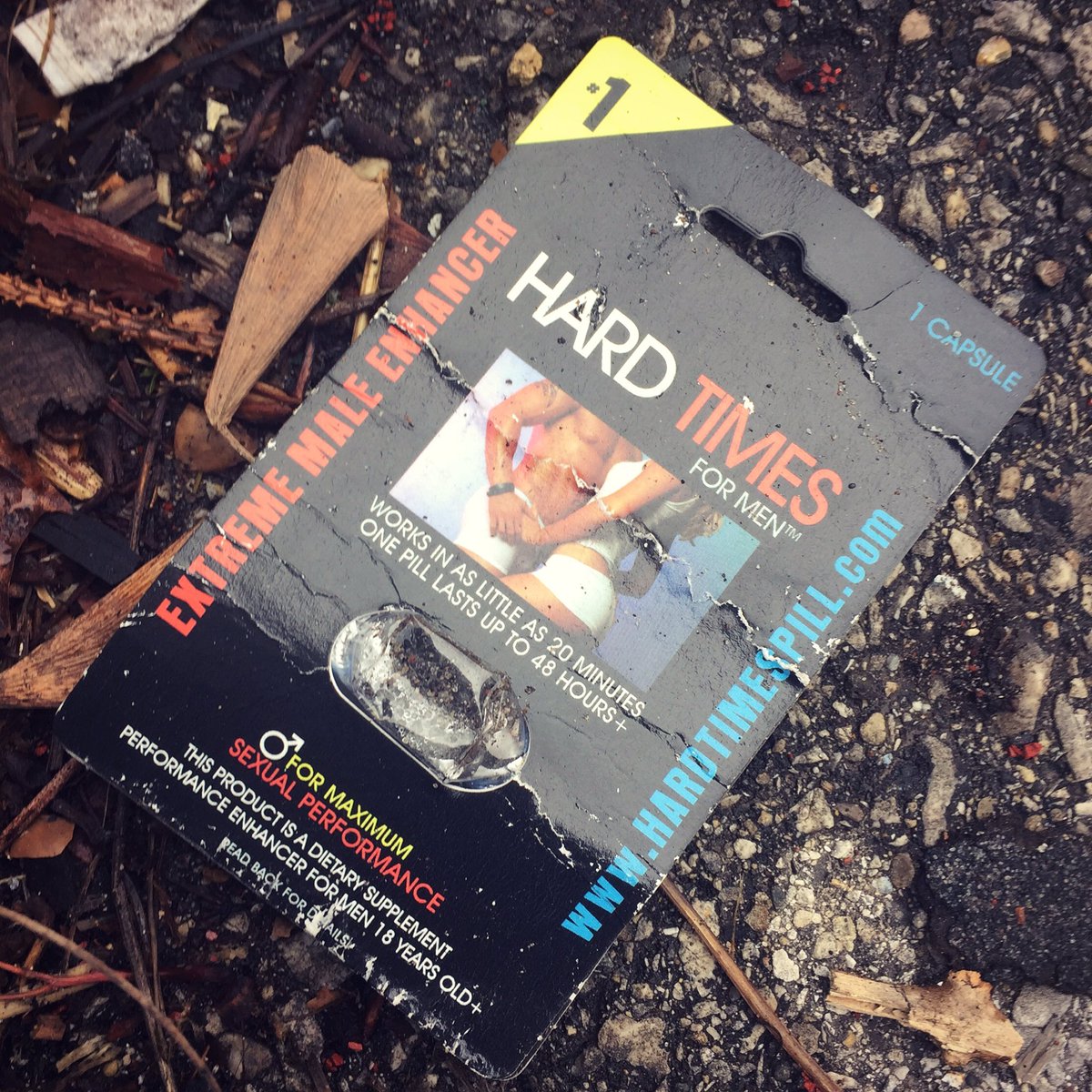 roxiebeane's tweet photo. Shout out to Bay View. Hipsters need love too. 👀 #HardTimes #ForMen #pill #maleEnhancer #bayview #mke https://t.co/94xJNQnLlY